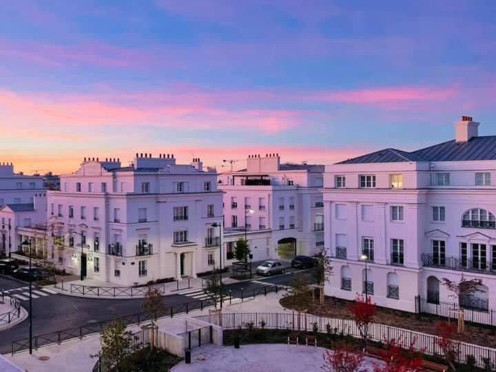 ***suite Regence * 5min & Shopping * New*** Apartment
