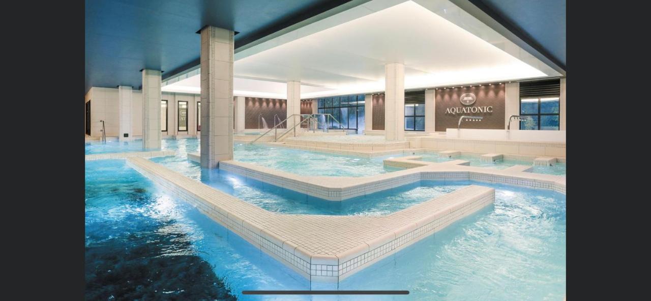 ***suite Regence * 5min & Shopping * New*** * Serris